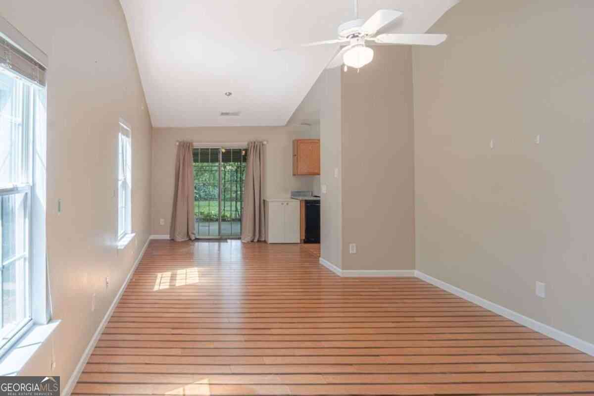 Townhouse For Sale - 209 Cottonwood Creek Circle<br/> Canton, GA 30114