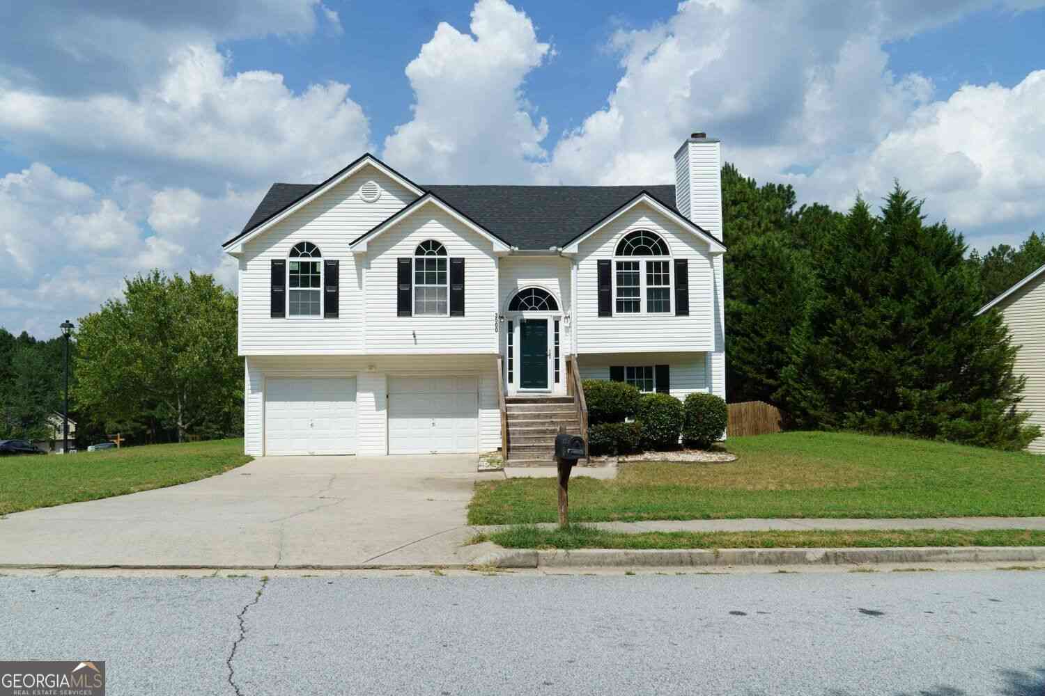 Homes For Sale - 3500 Silverton Reach<br/> Union City, GA 30291