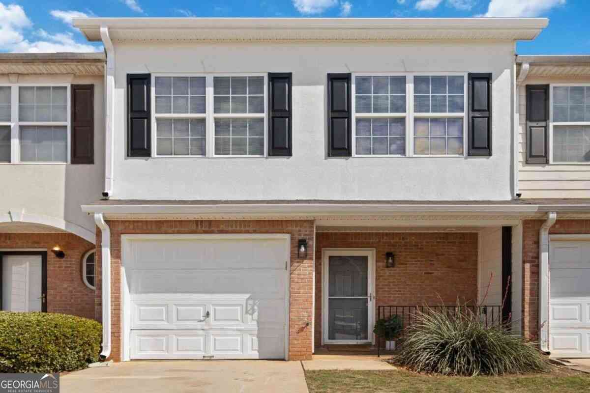 Townhouse For Sale - 702 Georgetown Court<br/> Jonesboro, GA 30236