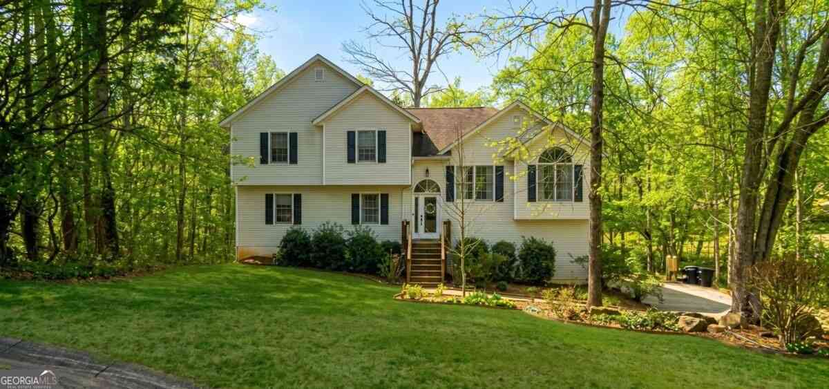 Homes For Sale - 320 Bouldercrest Way<br/> Woodstock, GA 30188