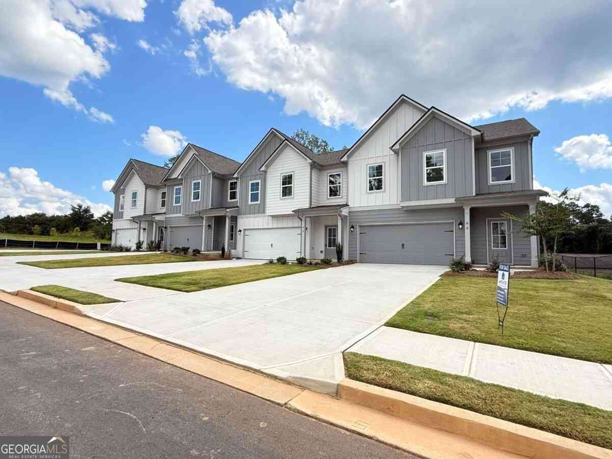 Townhouse For Sale - 79 Maple Trail<br/> Dawsonville, GA 30534