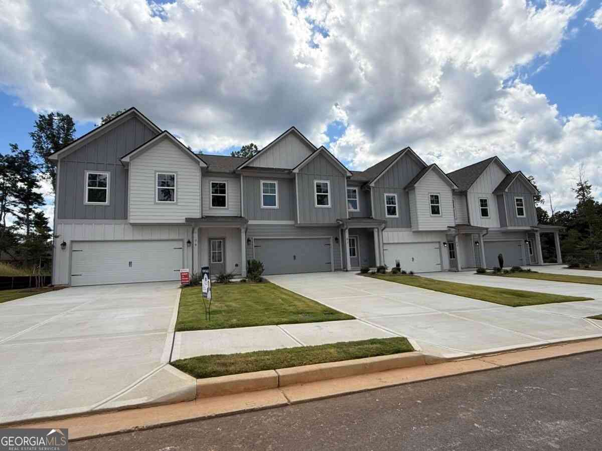 Townhouse For Sale - 93 Maple Trail<br/> Dawsonville, GA 30534