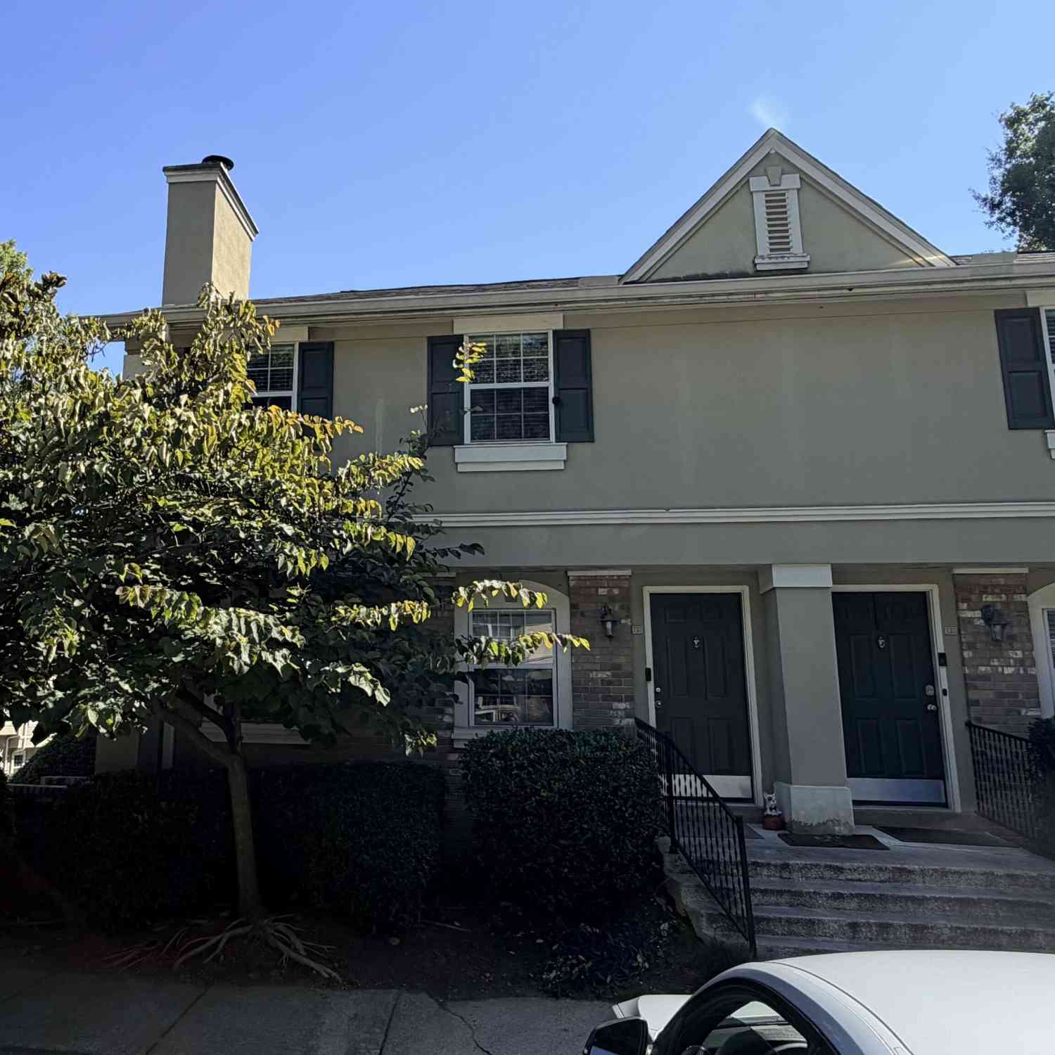 Townhouse For Sale - 6900 Roswell Road #1K<br/> Sandy Springs, GA 30328