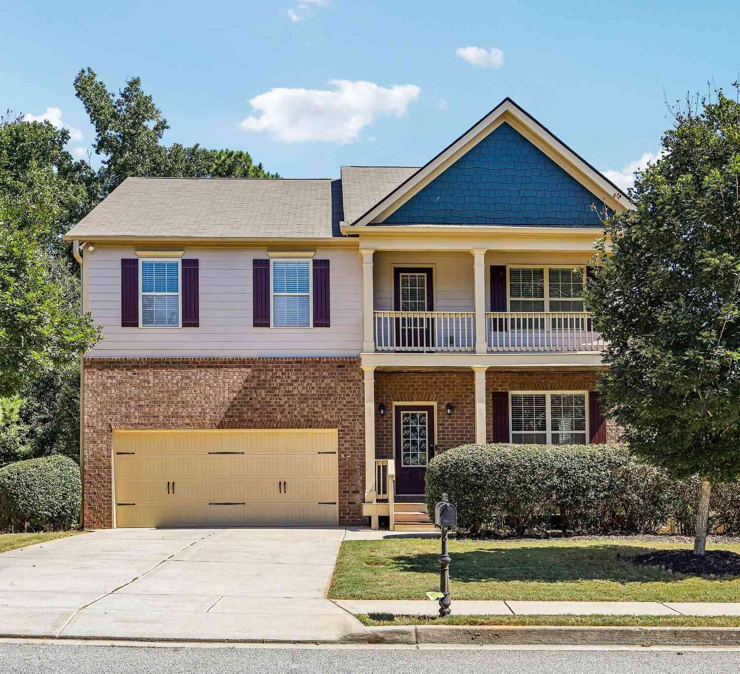 Homes For Sale - 202 Inverness Avenue<br/> Newnan, GA 30263
