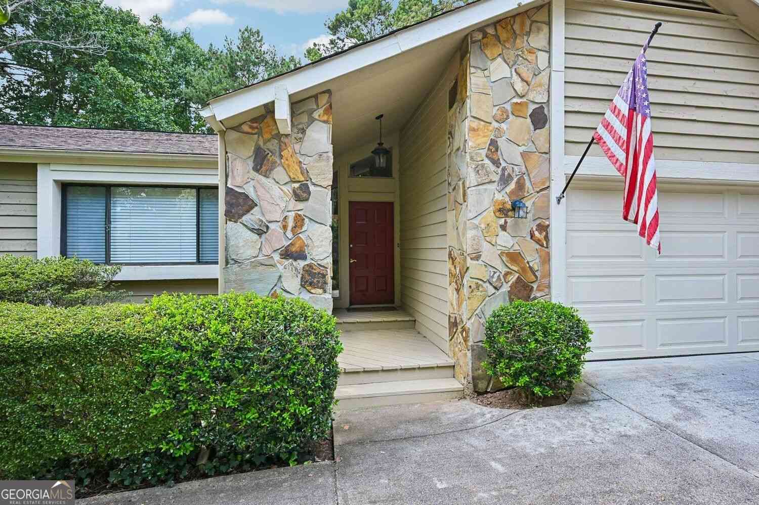 Homes For Sale - 1008 Muirfield Drive NE<br/> Marietta, GA 30068
