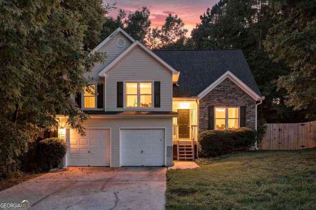 Homes For Sale - 2140 Amberly Glen Way<br/> Dacula, GA 30019