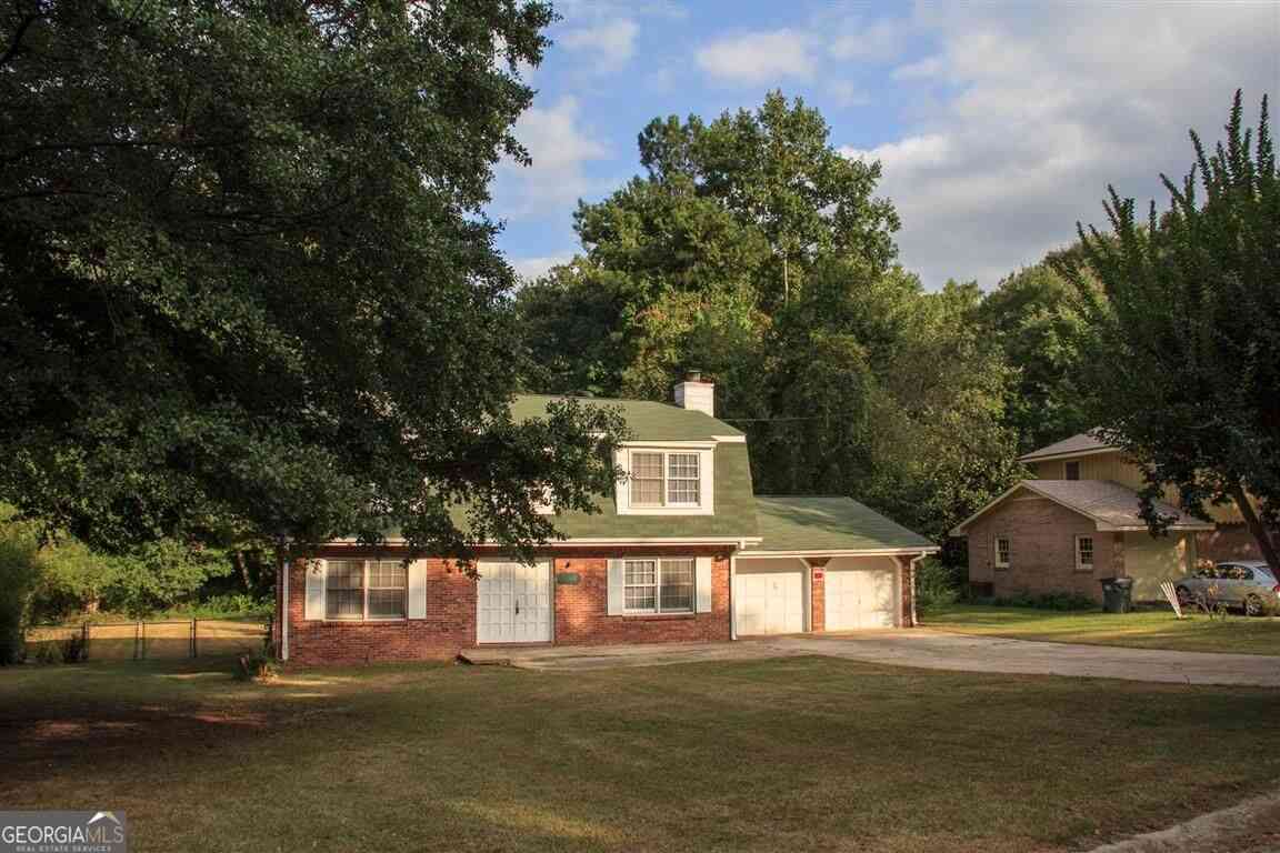 Homes For Sale - 6202 Lance Lane<br/> Riverdale, GA 30274