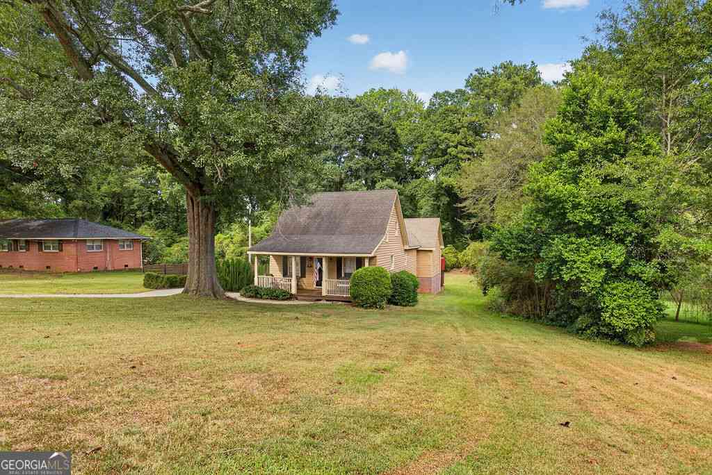 Homes For Sale - 200 1/2 Pine Street<br/> Barnesville, GA 30204