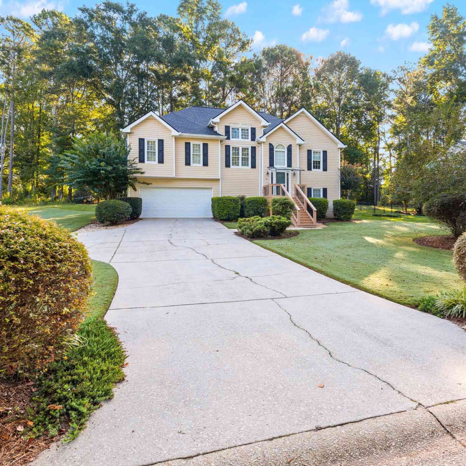 Homes For Sale - 54 Wooddale Lane<br/> Carrollton, GA 30117