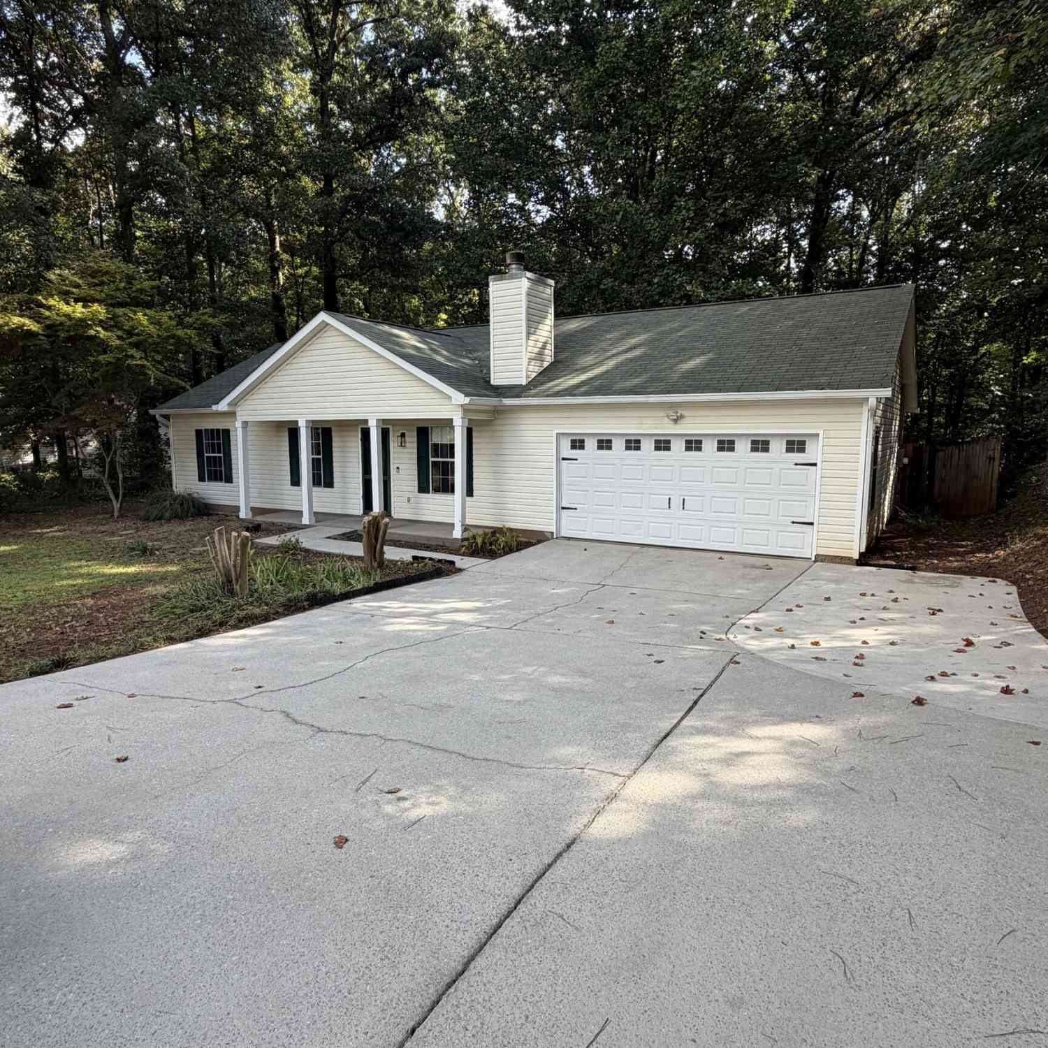 Homes For Sale - 598 Ishman Ballard Road<br/> Newnan, GA 30263