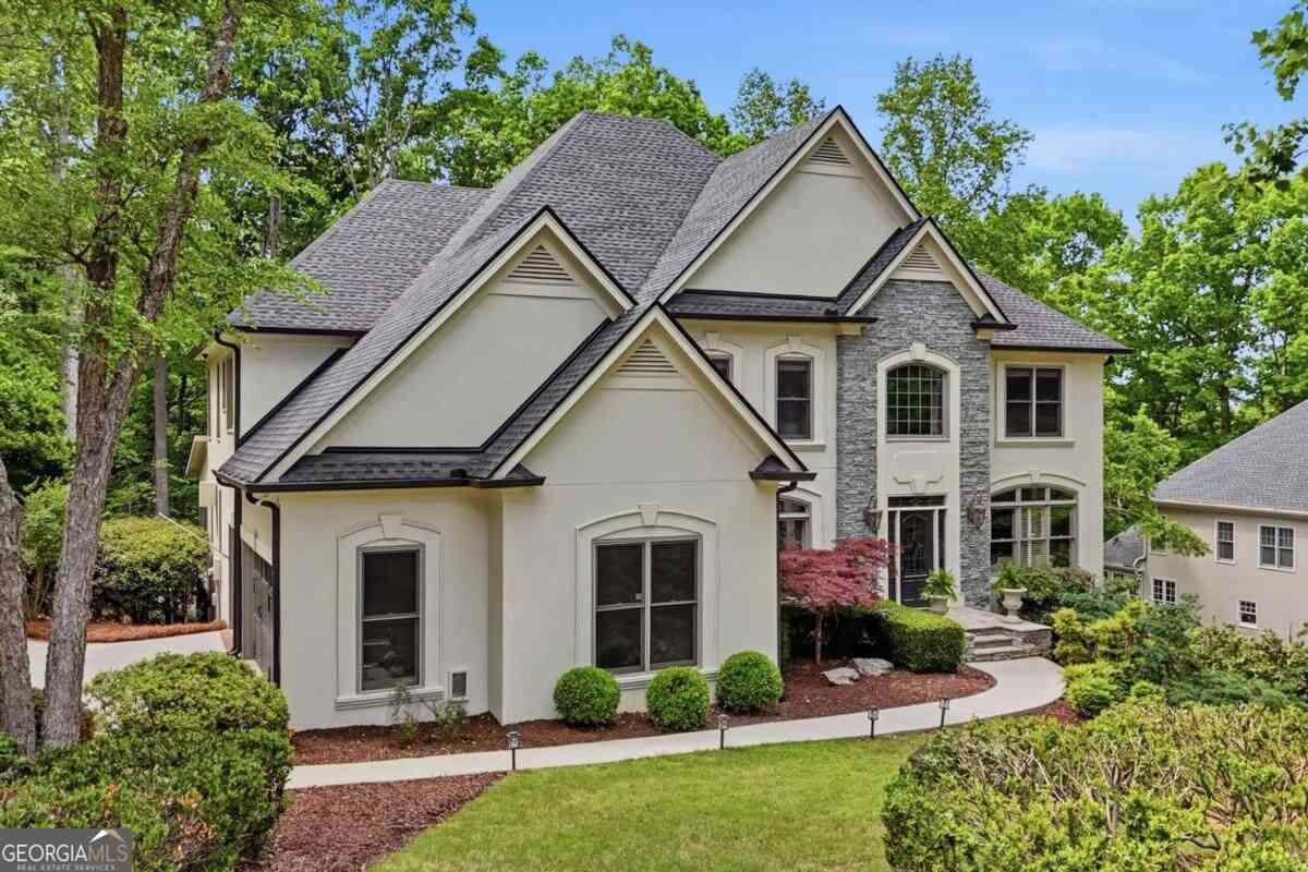 Homes For Sale - 630 Danas Ridge Drive<br/> Roswell, GA 30075
