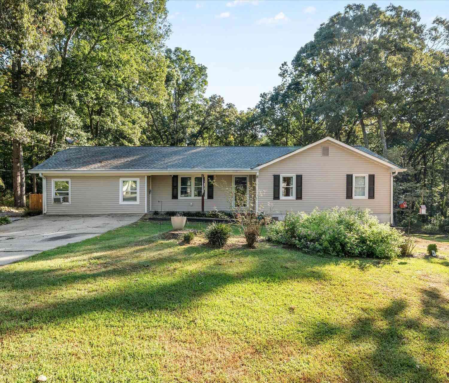 Homes For Sale - 80 Oak Ridge Way<br/> Bremen, GA 30110