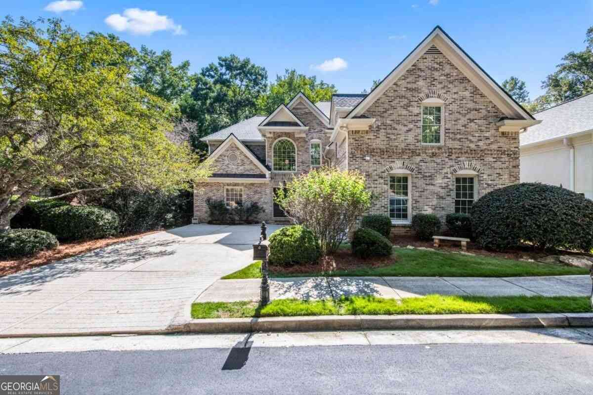 Homes For Sale - 2045 River Falls Drive<br/> Roswell, GA 30076