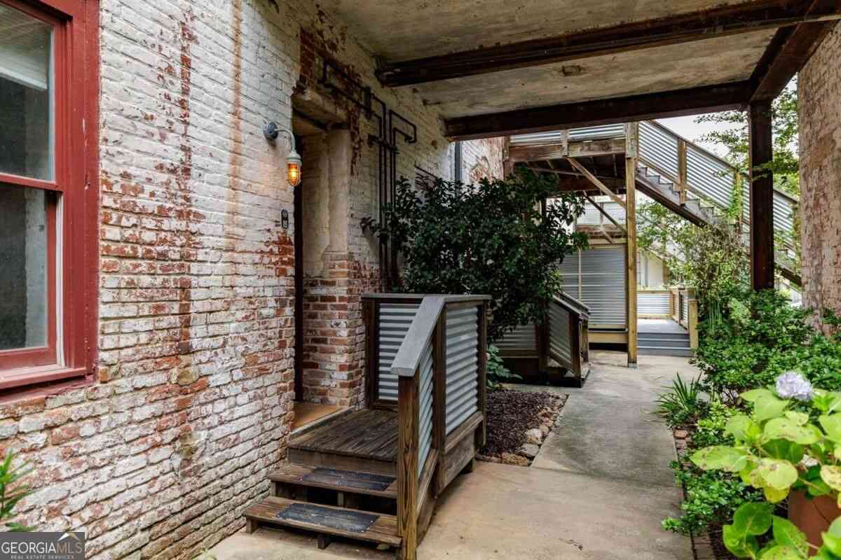 Condo For Sale - 585 White Circle #5<br/> Athens, GA 30605