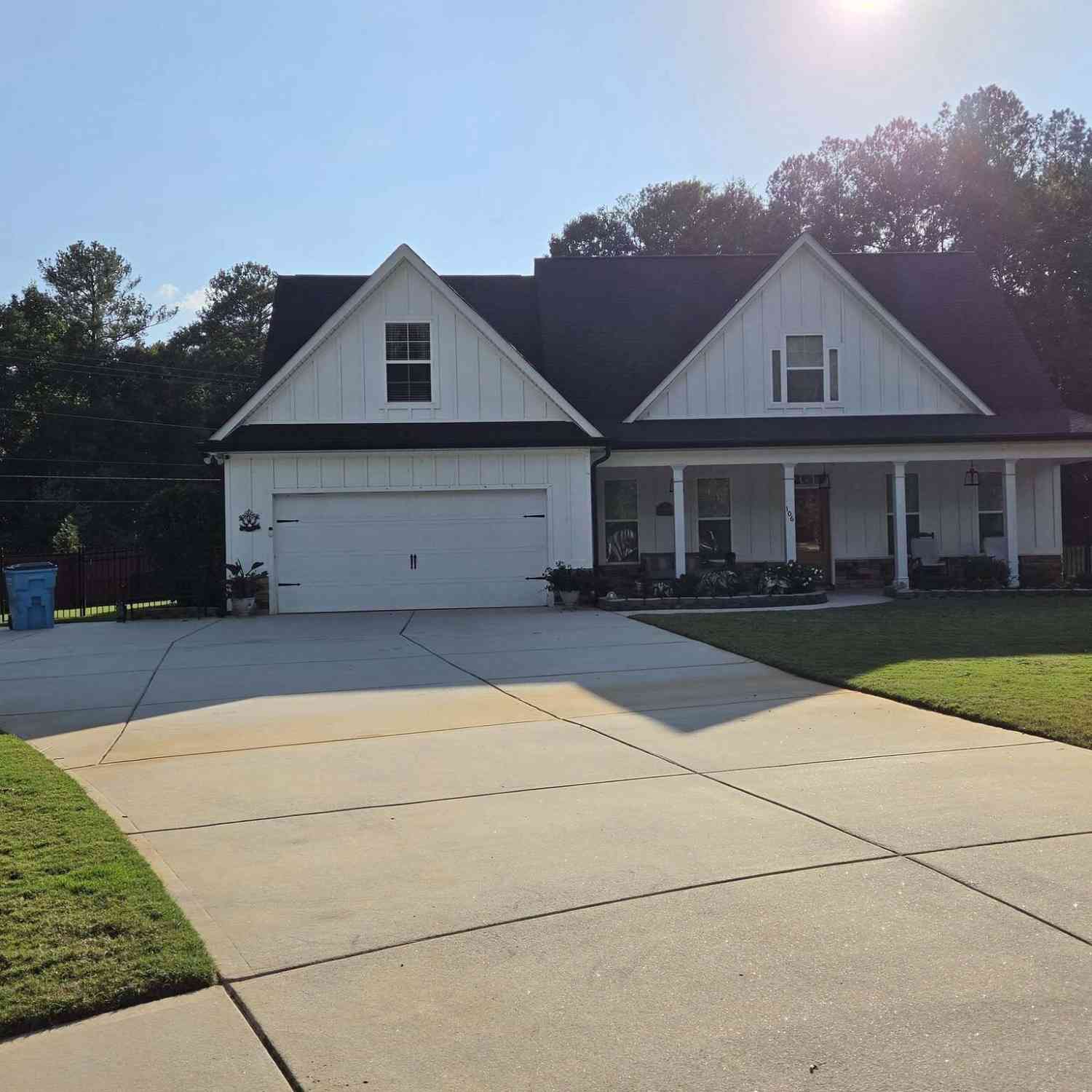 Homes For Sale - 106 Palmetto Court<br/> Jackson, GA 30233