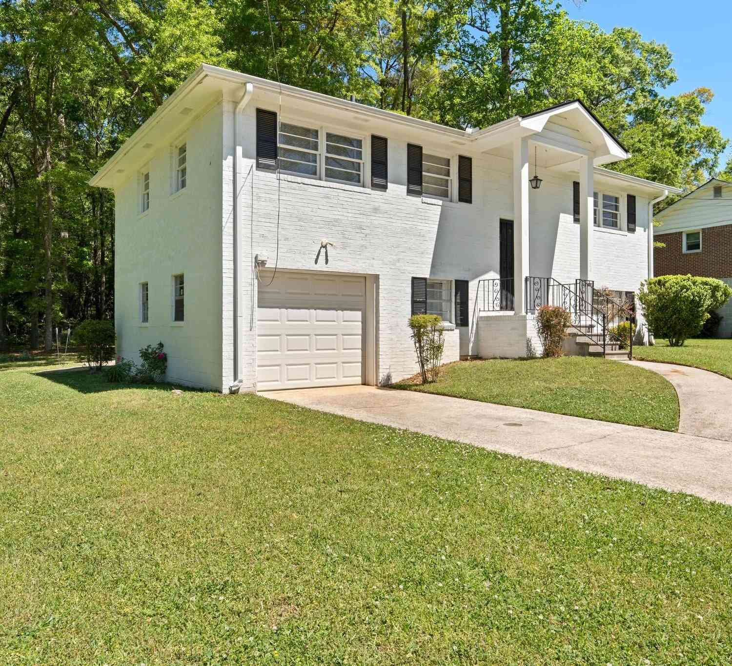 Homes For Sale - 206 Evenview Circle<br/> Jonesboro, GA 30236