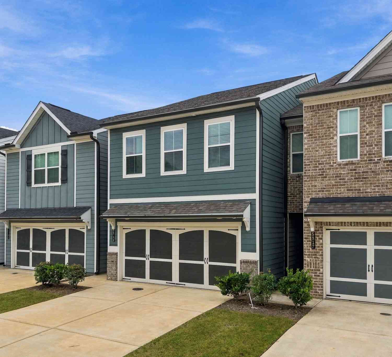 Townhouse For Sale - 5313 Melbourne Lane<br/> Flowery Branch, GA 30542