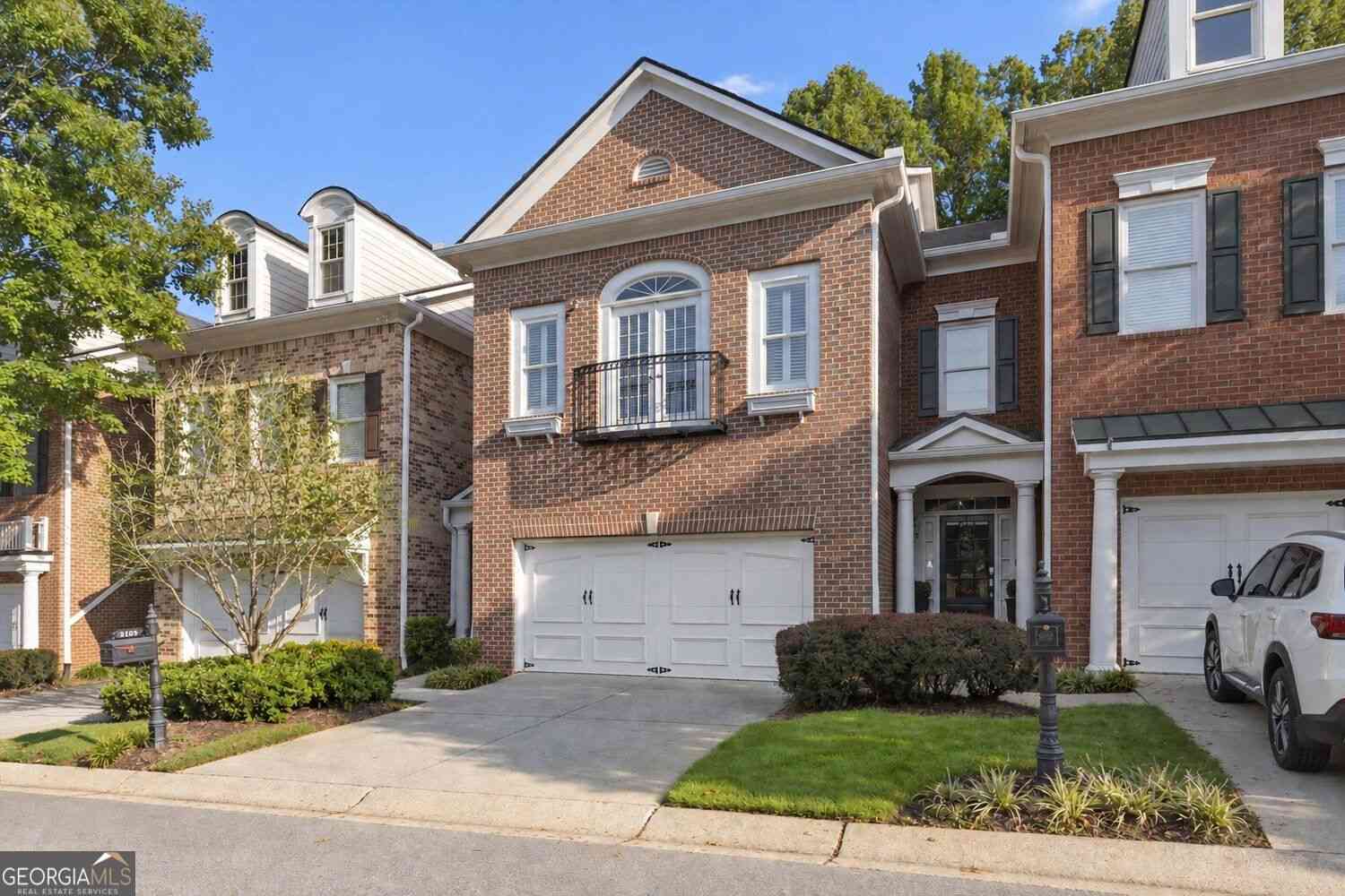 Townhouse For Sale - 3105 Village Green Drive<br/> Roswell, GA 30075
