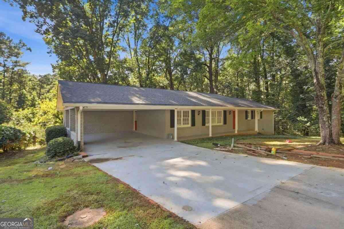 Homes For Sale - 5528 Fern Creek Drive SW<br/> Lilburn, GA 30047