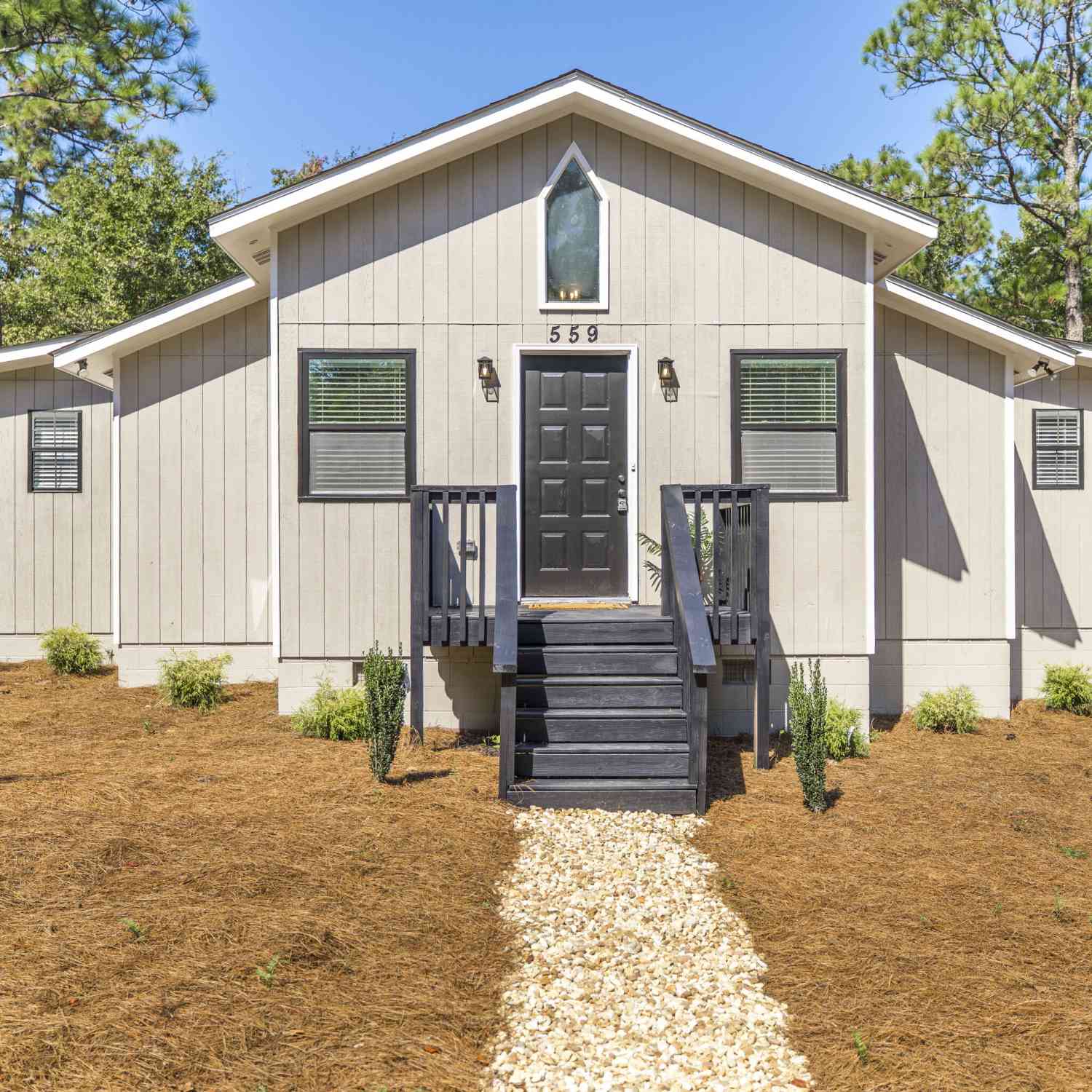 Homes For Sale - 559 Shawnee Circle<br/> Byron, GA 31008