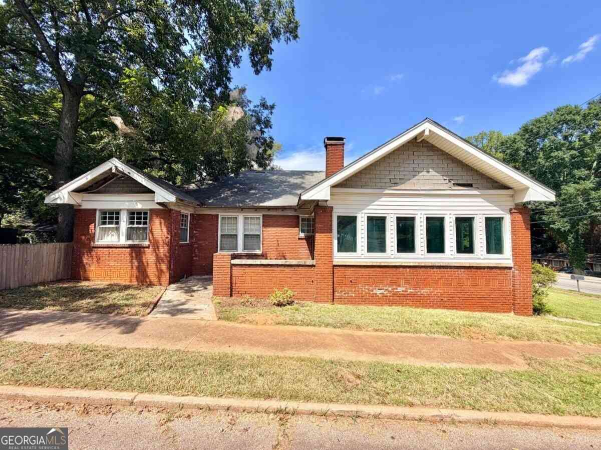 Homes For Sale - 1563 Sylvan Road SW<br/> Atlanta, GA 30310
