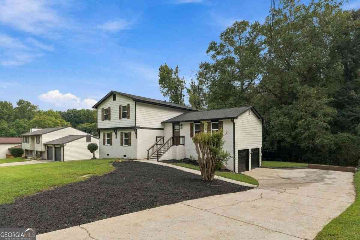 Homes For Sale - 1001 Martin Road<br/> Stone Mountain, GA 30088
