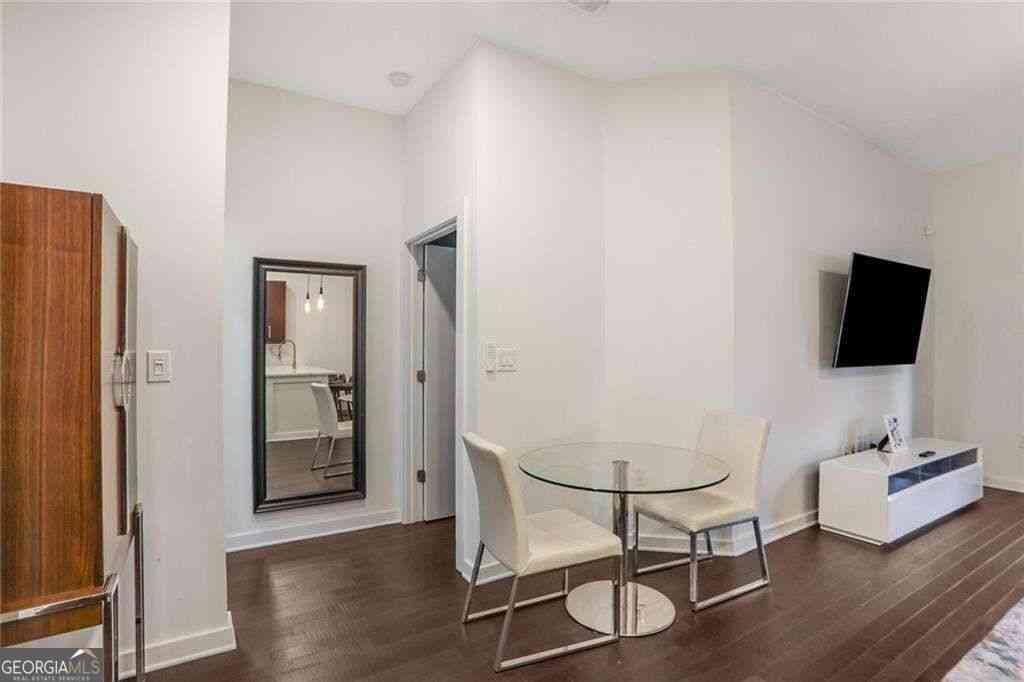 Condo For Sale - 870 Inman Village Parkway NE #222<br/> Atlanta, GA 30307