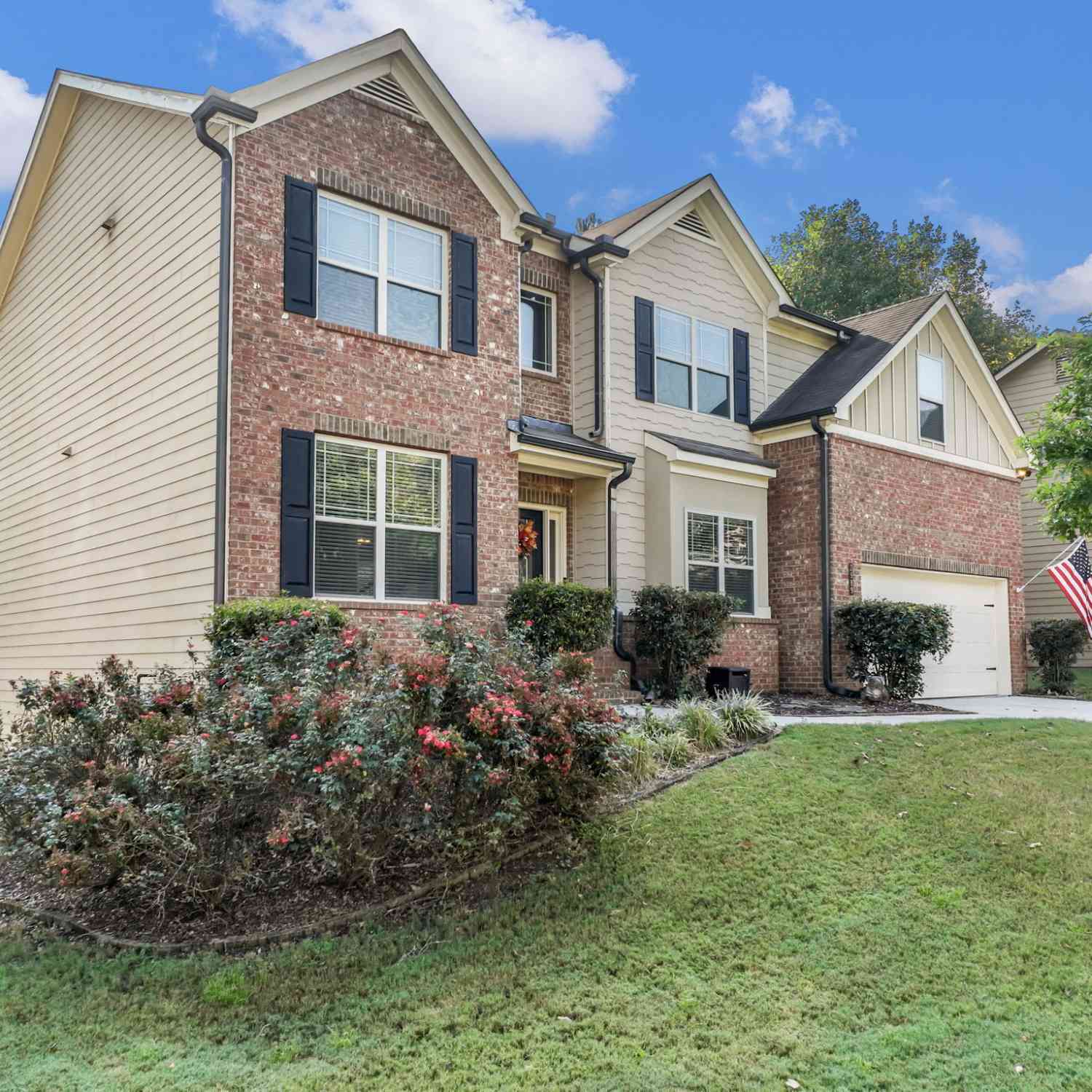 Homes For Sale - 2989 Estate View Court<br/> Dacula, GA 30019