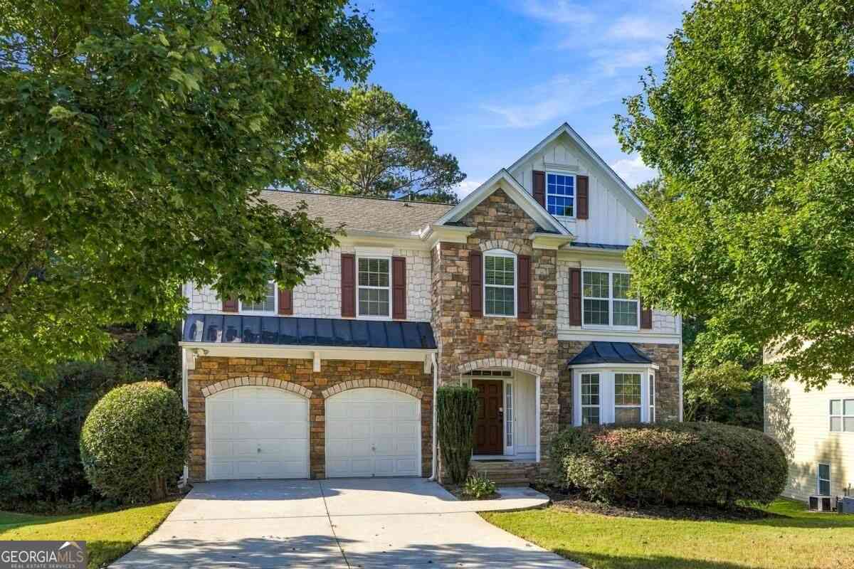 Homes For Sale - 2017 Preserve Creek Way<br/> Loganville, GA 30052
