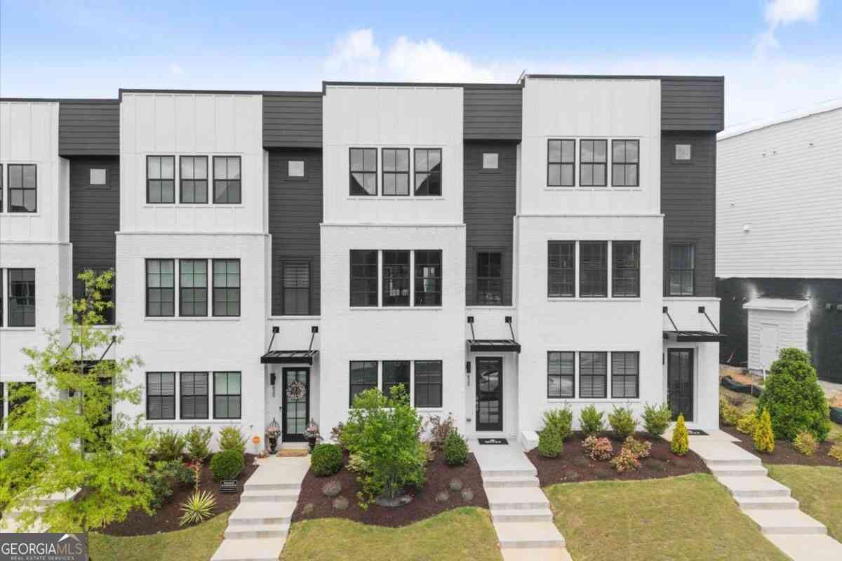 Townhouse For Sale - 433 Mezzo Lane #85<br/> Alpharetta, GA 30009
