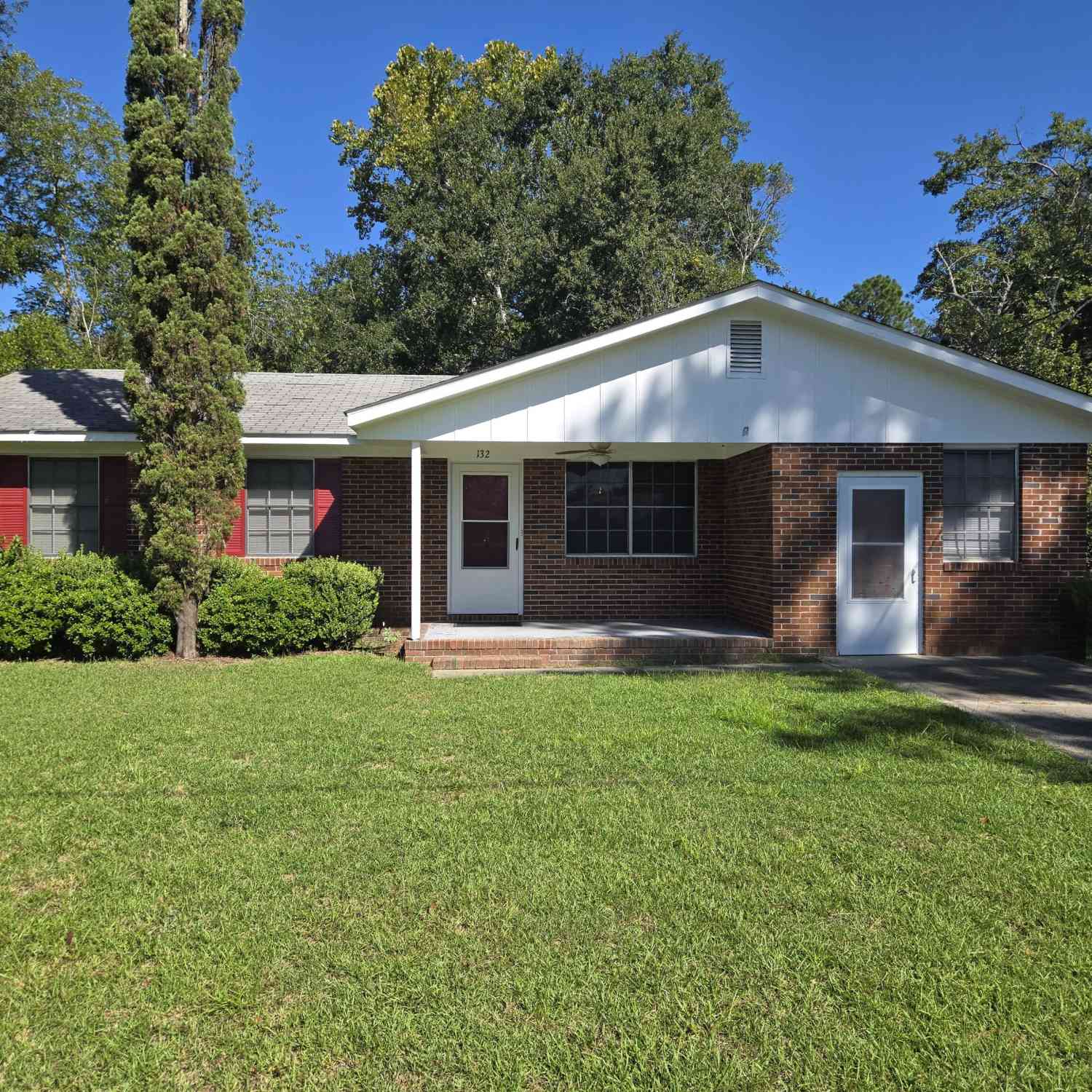 Homes For Sale - 132 President Circle<br/> Statesboro, GA 30458