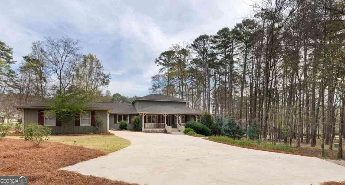 Homes For Sale - 1641 Bennett Springs Drive<br/> Greensboro, GA 30642