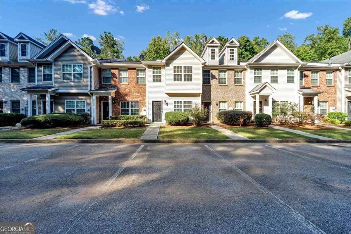 Townhouse For Sale - 434 Berckman Drive NW<br/> Lilburn, GA 30047