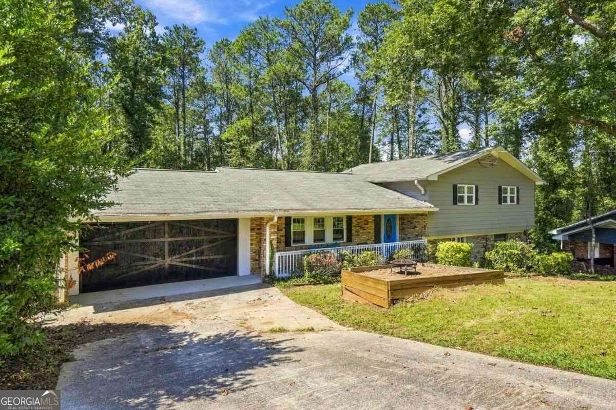 Homes For Sale - 3179 Flamingo Drive<br/> East Point, GA 30344