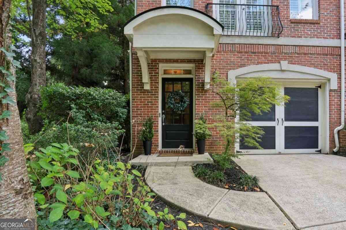 Townhouse For Sale - 5294 Kershaw Ct Se #1<br/> Atlanta, GA 30339