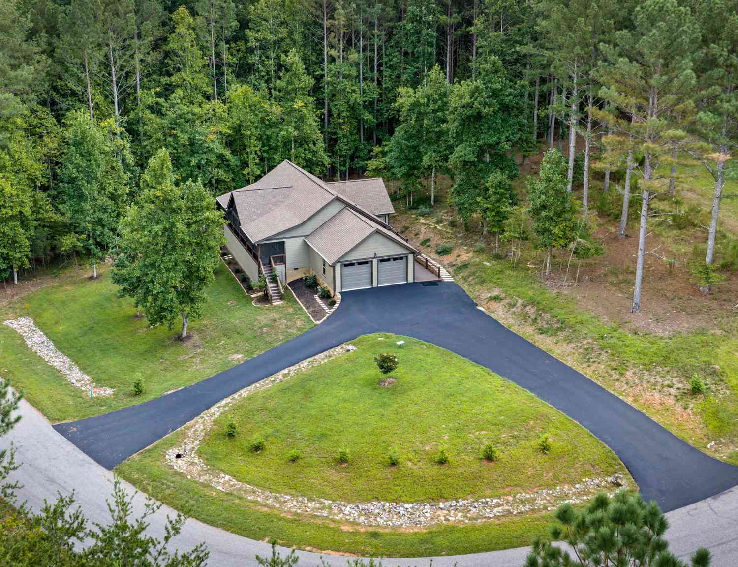 Homes For Sale - 105 Loftis Mtn Road<br/> Blairsville, GA 30512