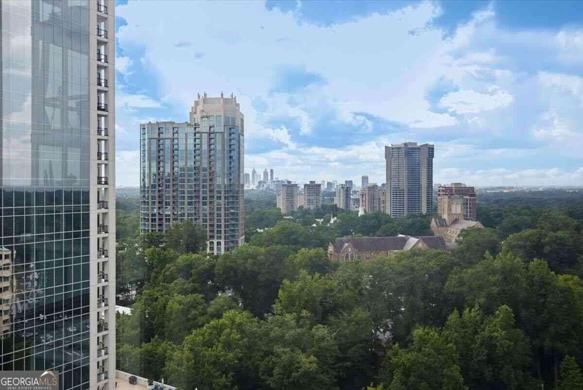 Condo For Sale - 2870 Pharr Court South NW #2006<br/> Atlanta, GA 30305