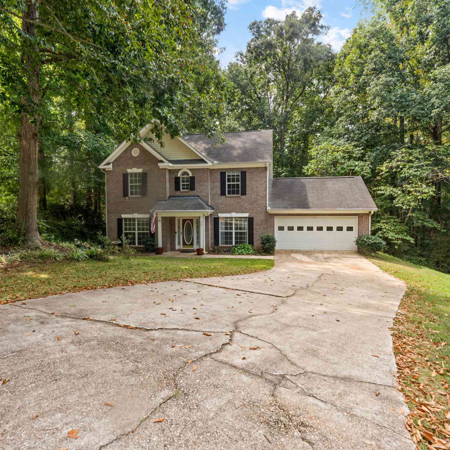 Homes For Sale - 205 Foxdale Court<br/> Lagrange, GA 30240