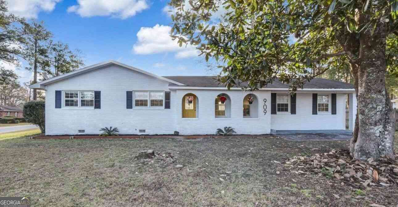 Homes For Sale - 909 Clarks Bluff Road<br/> Kingsland, GA 31548