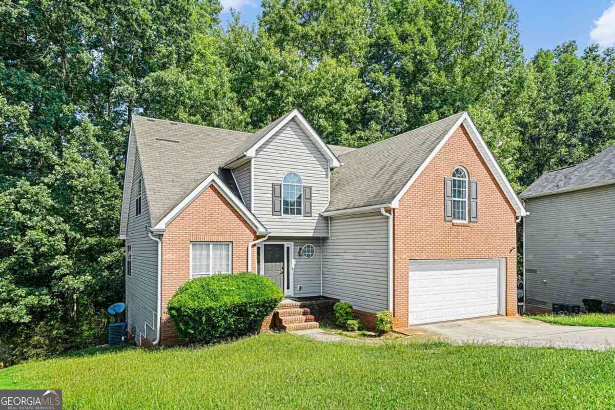 Homes For Sale - 1347 Vine Circle<br/> Mcdonough, GA 30253