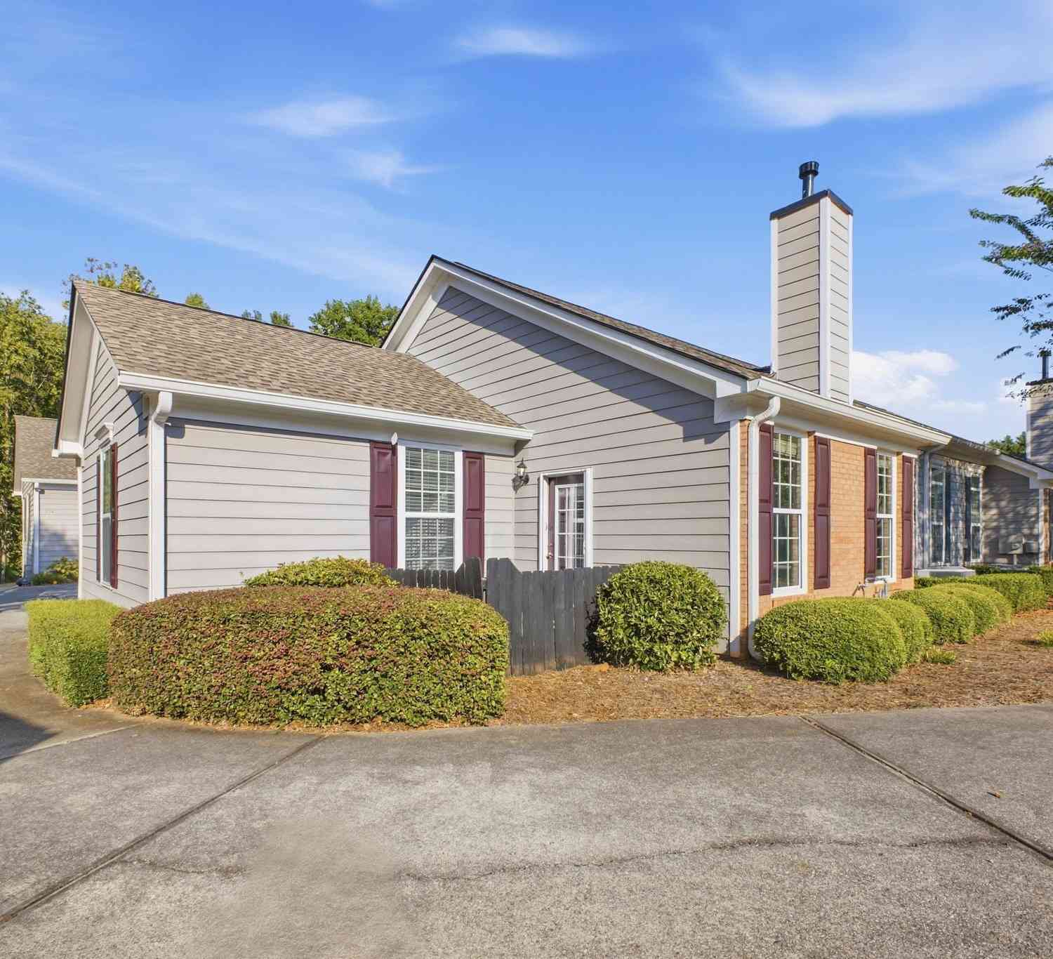 Townhouse For Sale - 528 Camry Circle<br/> Dallas, GA 30157