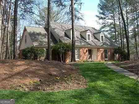Homes For Sale - 7085 Glenridge Drive<br/> Sandy Springs, GA 30328