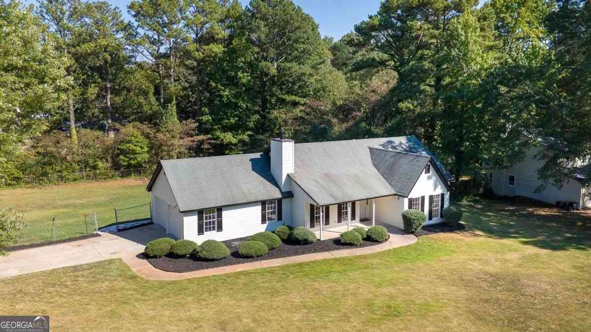 Homes For Sale - 216 Fairview Point<br/> Ellenwood, GA 30294