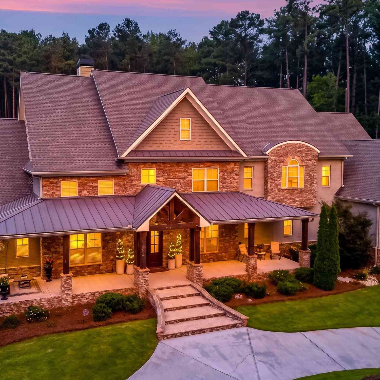 Homes For Sale - 203 Carriage Lane<br/> Peachtree City, GA 30269