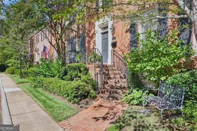 Townhouse For Sale - 3524 Paces Place NW #A133<br/> Fulton County, Atlanta, GA 30327