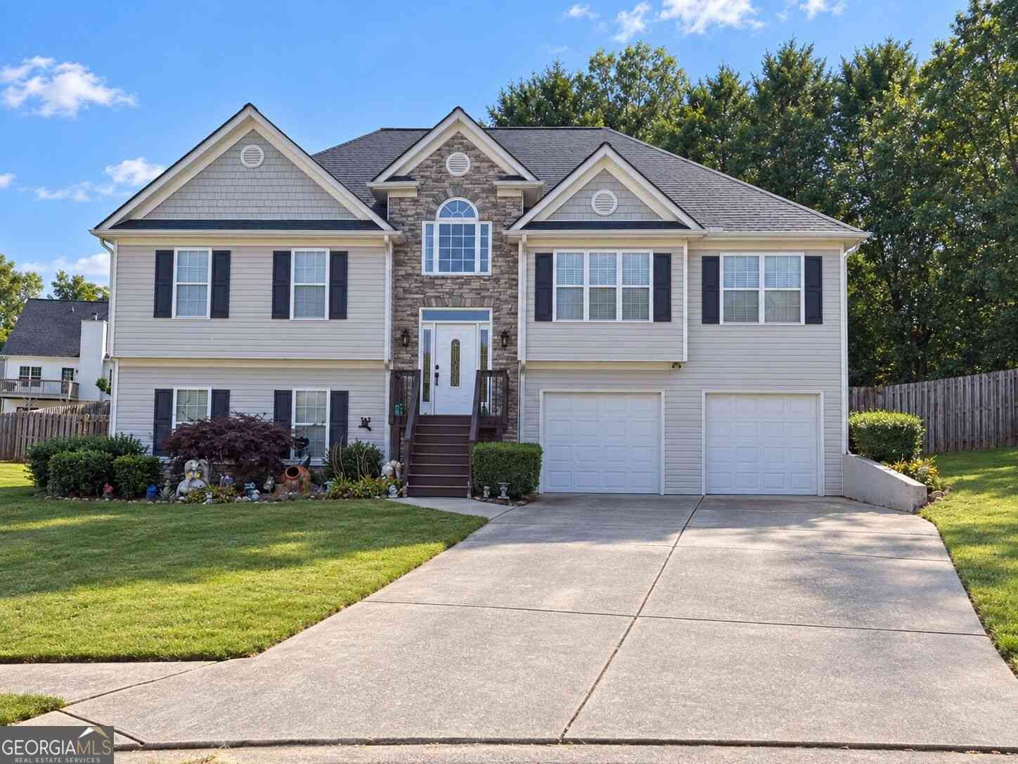 Homes For Sale - 115 Victory Commons Drive<br/> Acworth, GA 30102