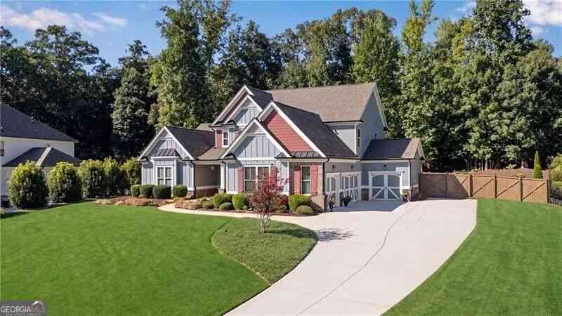 Homes For Sale - 5128 Stefan Ridge Way<br/> Buford, GA 30519