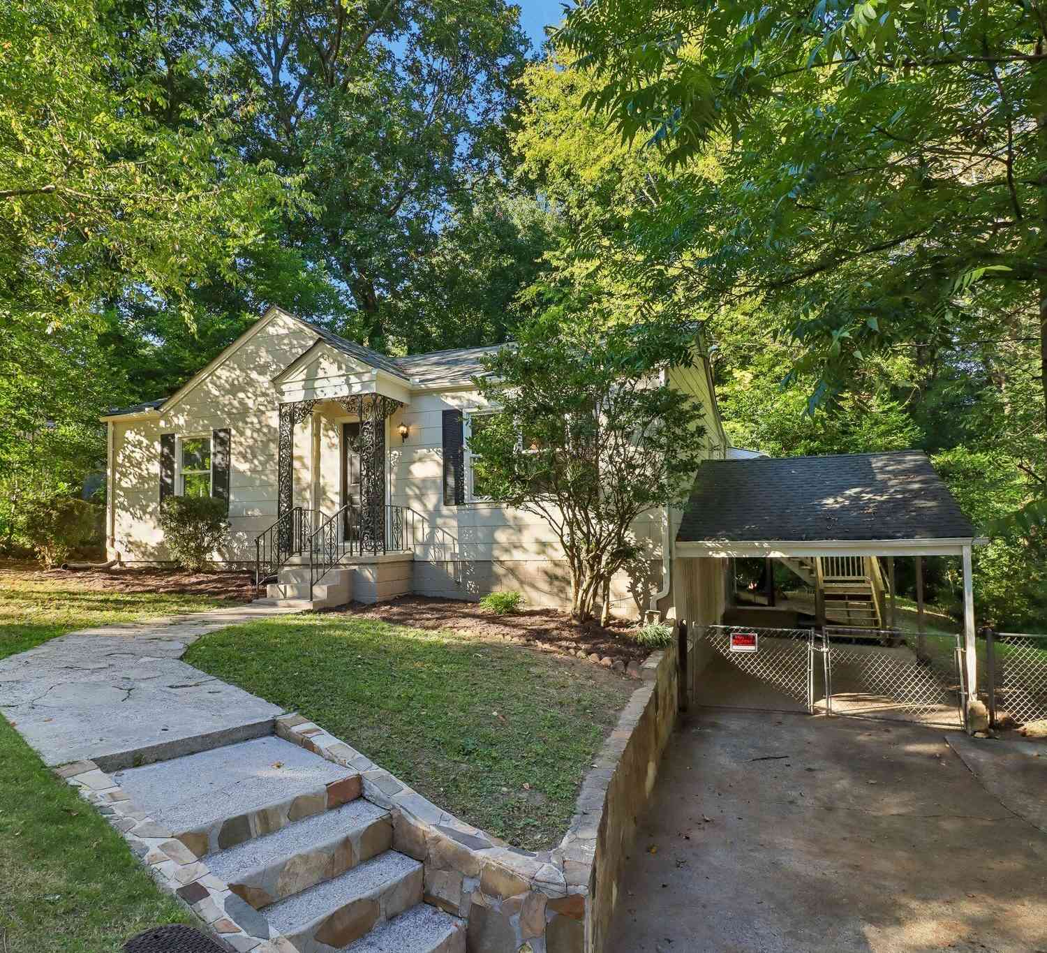Homes For Sale - 1415 Blanche Drive SE<br/> Cobb County, Marietta, GA 30067