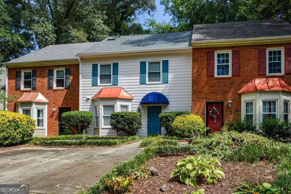 Townhouse For Sale - 1381 Poplar Pointe SE<br/> Smyrna, GA 30082