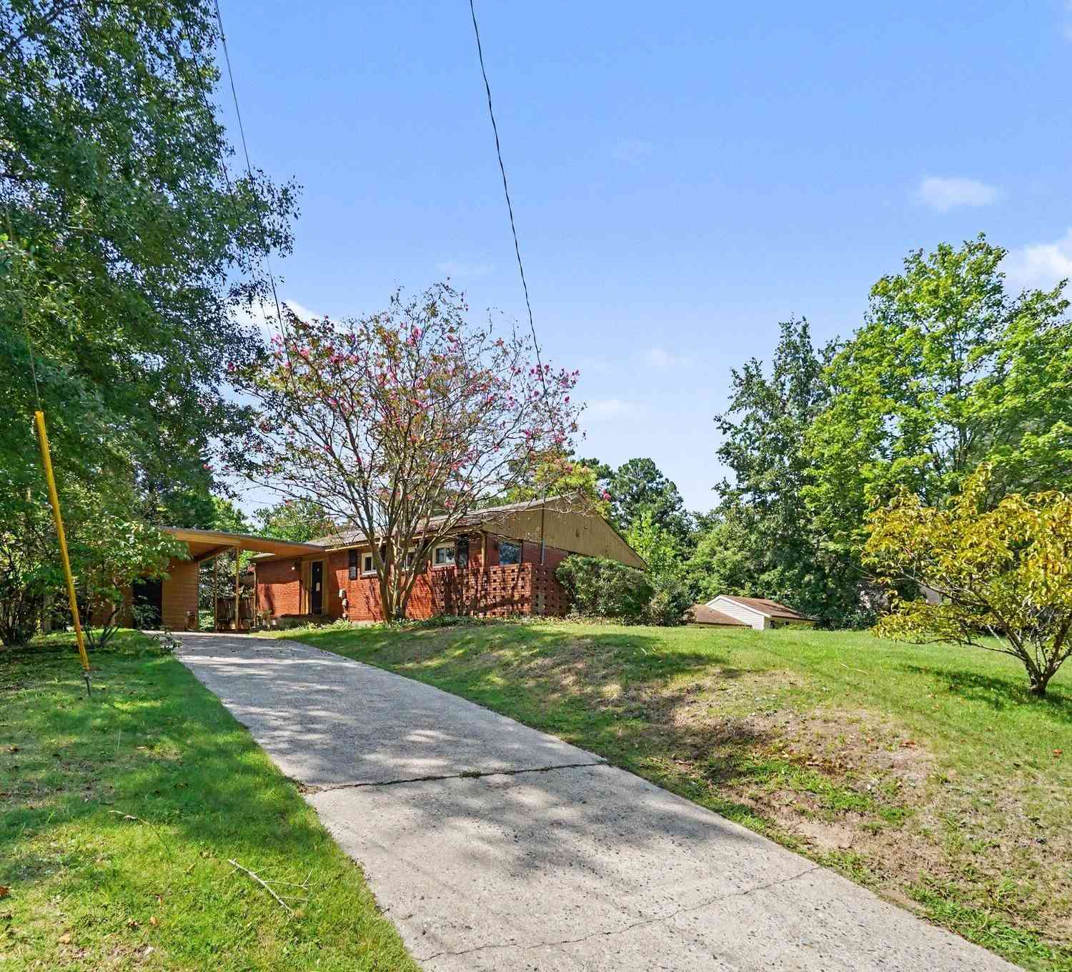 Homes For Sale - 5089 Fairmont Road SE<br/> Smyrna, GA 30082